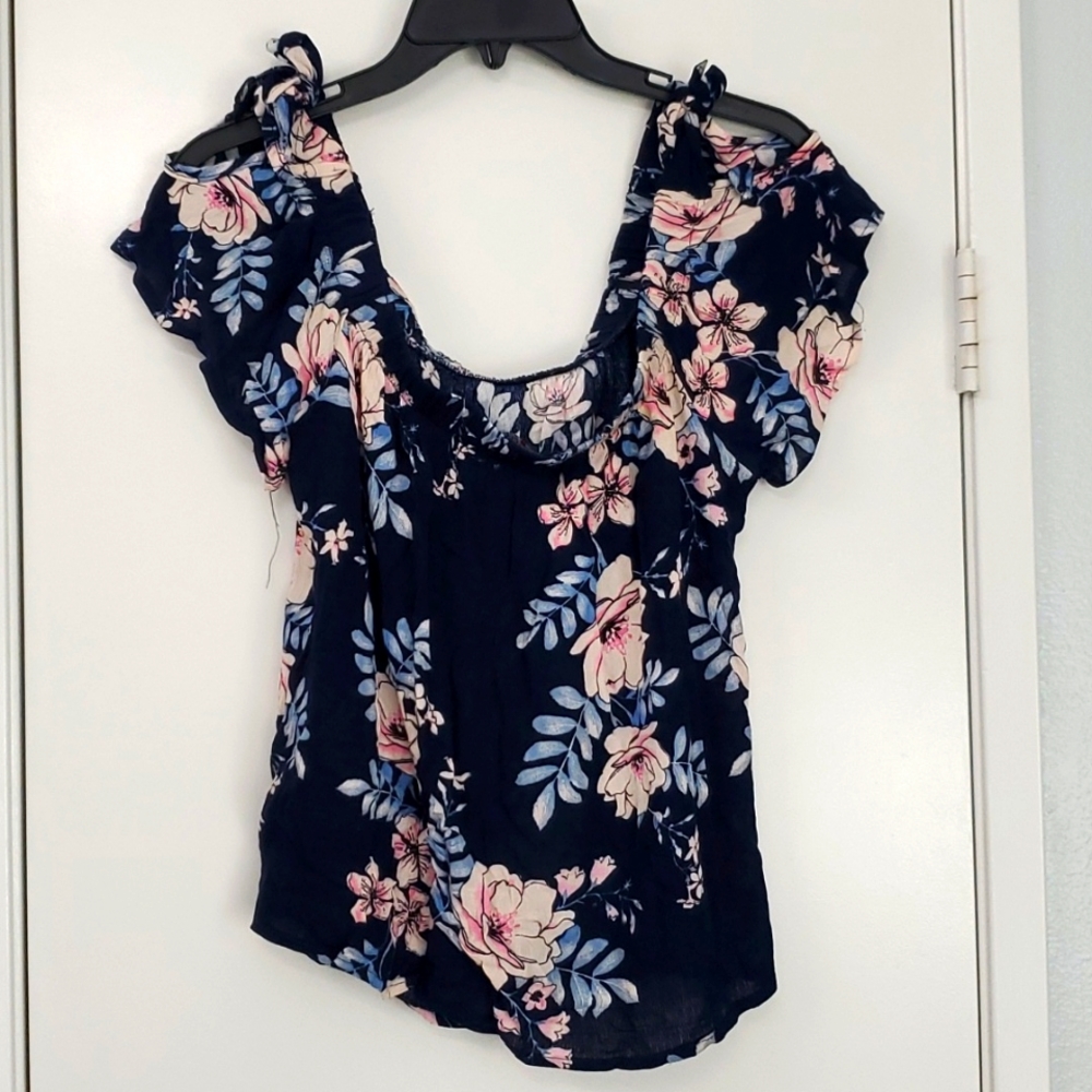 One Clothing Small off the shoulder/cold should Blouse
